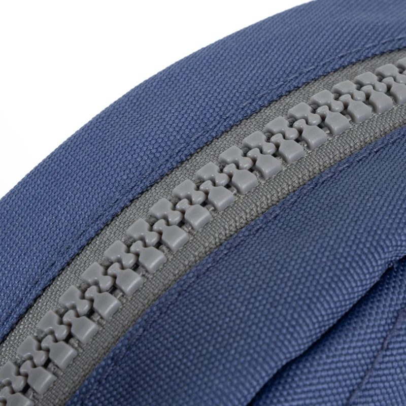 ROKA Paddington Kleine Tasche aus recyceltem Canvas, Farbe: Burnt Blue