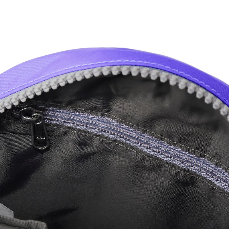 ROKA Paddington B Simple Lila Kleine Tasche aus recyceltem Nylon
