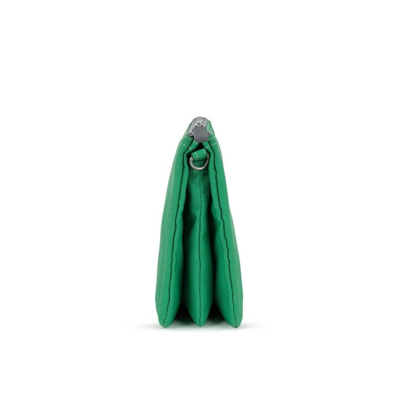 ROKA Carnaby Crossbody-Tasche aus recyceltem Canvas, Mountain Green XL