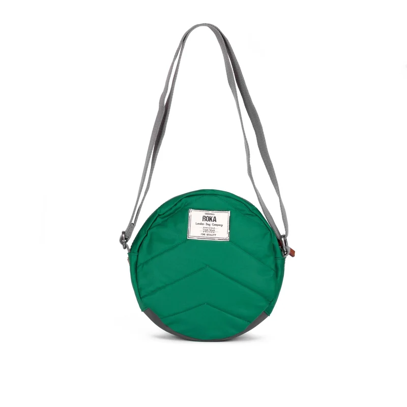 ROKA Paddington B Emerald Kleine Tasche aus recyceltem Nylon