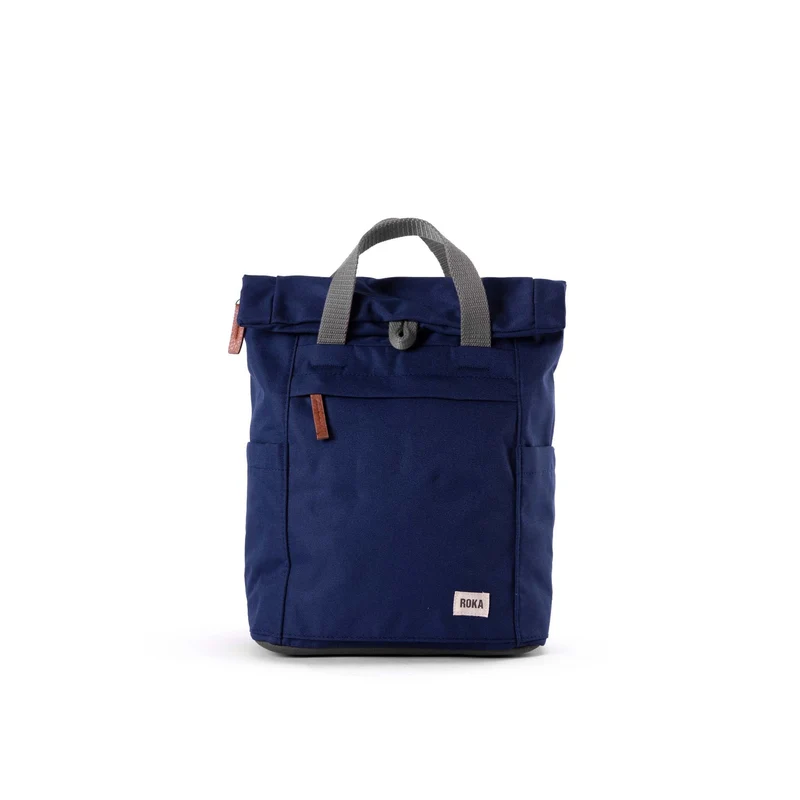 ROKA Finchley Eine kleine Tasche aus recyceltem Canvas mit Mineralienmotiv