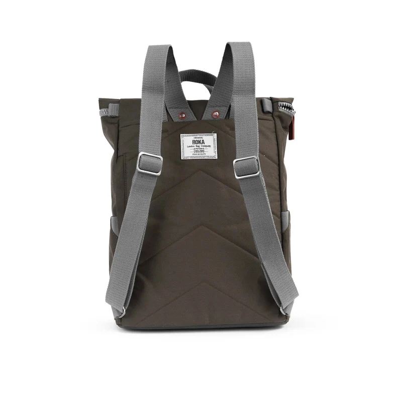 ROKA Finchley Eine große Tasche aus recyceltem Moos-Canvas