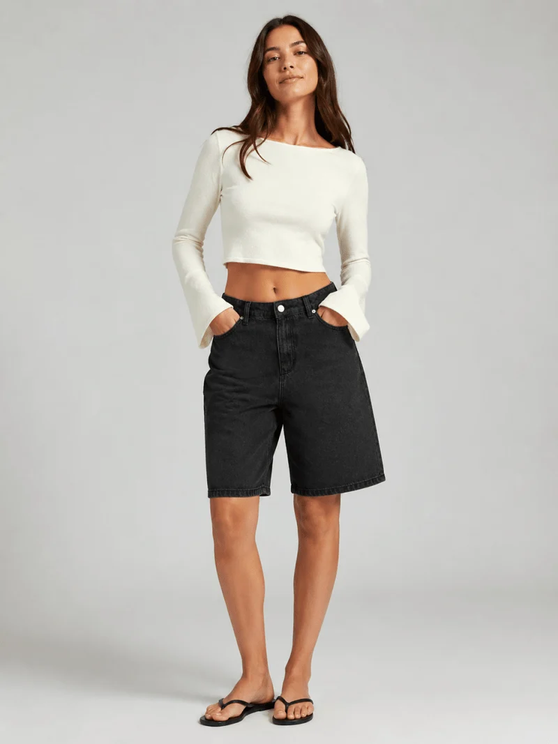 Damen Denim Bermuda Shorts mit weitem Bein