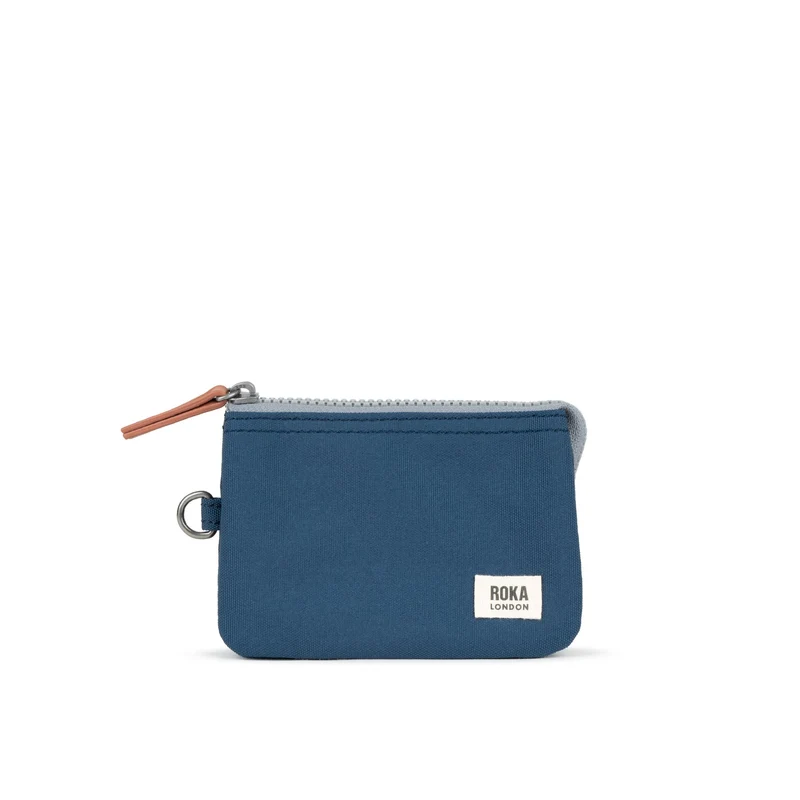 ROKA Carnaby Kleine Handtasche aus recyceltem Canvas in Dunkelblau