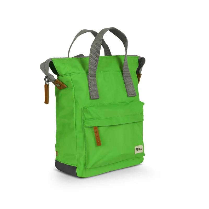 ROKA Bantry B Kelly Green Kleine Tasche aus recyceltem Nylon
