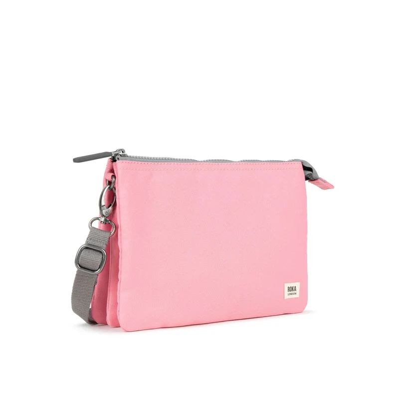 ROKA Carnaby Crossbody Rose XL Tasche aus recyceltem Canvas