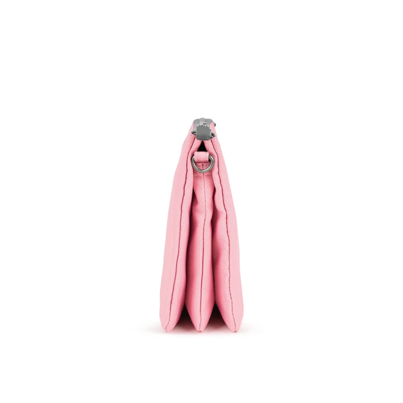 ROKA Carnaby Crossbody Rose XL Tasche aus recyceltem Canvas