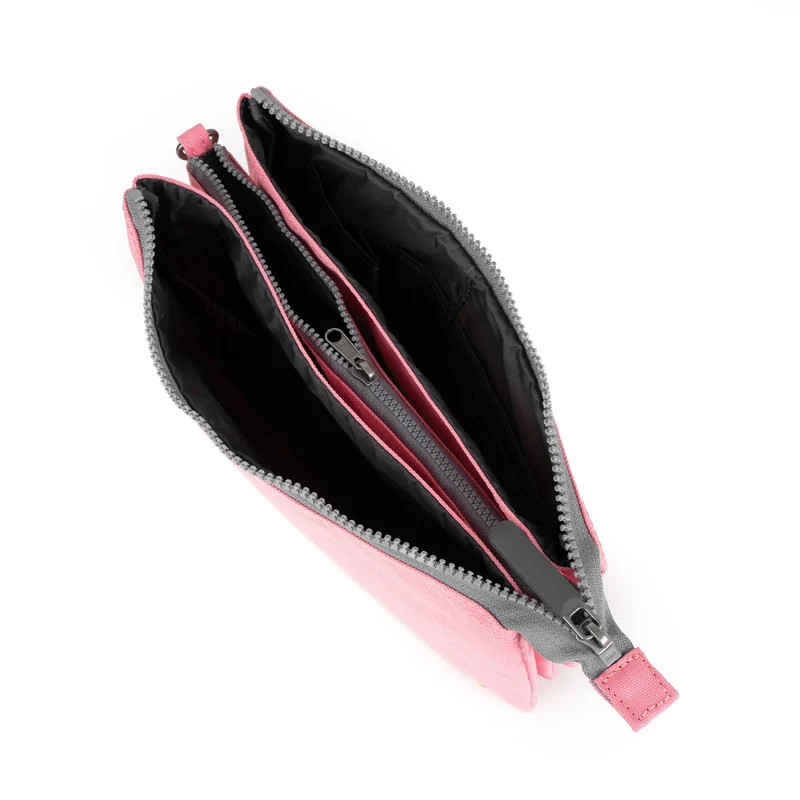 ROKA Carnaby Crossbody Rose XL Tasche aus recyceltem Canvas