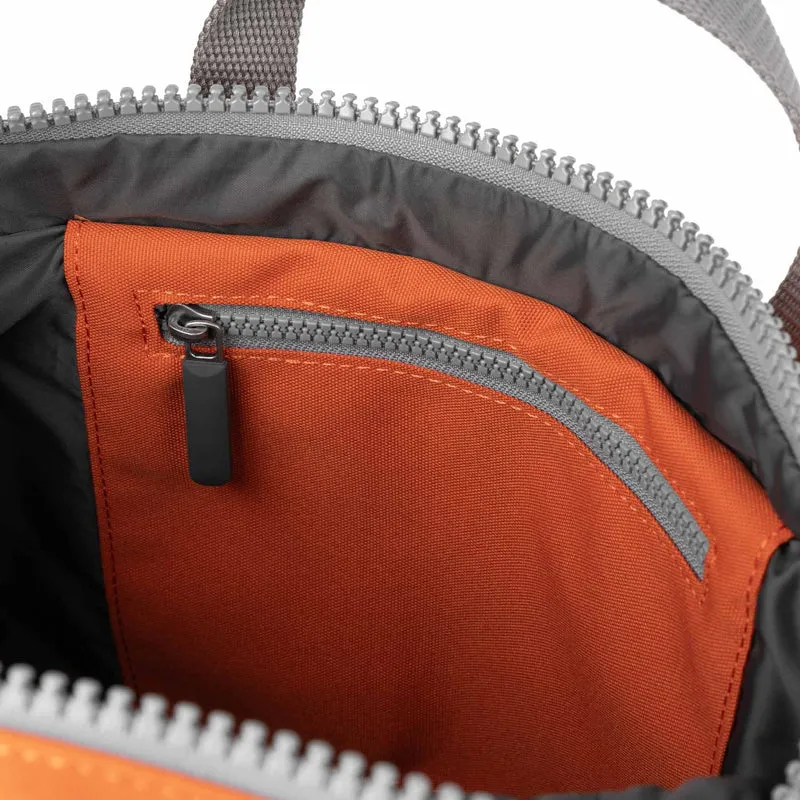 ROKA Waterhouse Atomic Orange Mittelgroße Tasche aus recyceltem Canvas