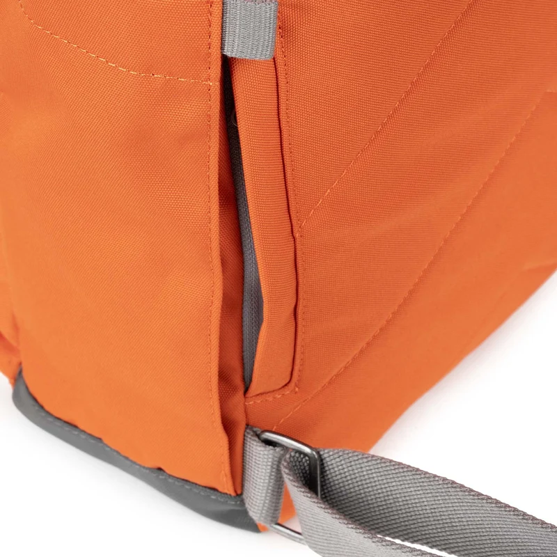 ROKA Waterhouse Atomic Orange Mittelgroße Tasche aus recyceltem Canvas