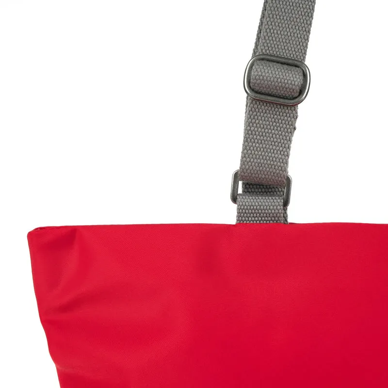 ROKA Trafalgar B Cranberry-Tasche aus recyceltem Nylon
