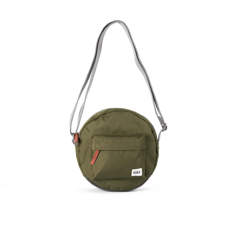 ROKA Paddington B Moss Kleine Tasche aus recyceltem Canvas