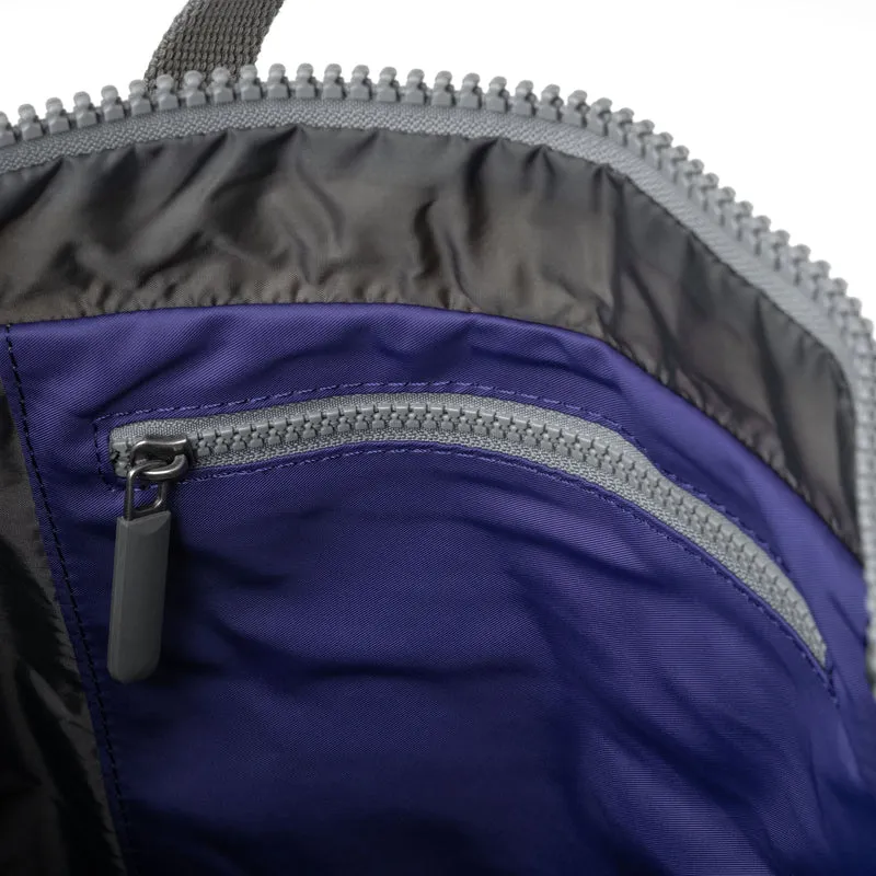 ROKA Kreativer Abfall Canfield B Medium Tasche aus recyceltem Nylon, Edition 3