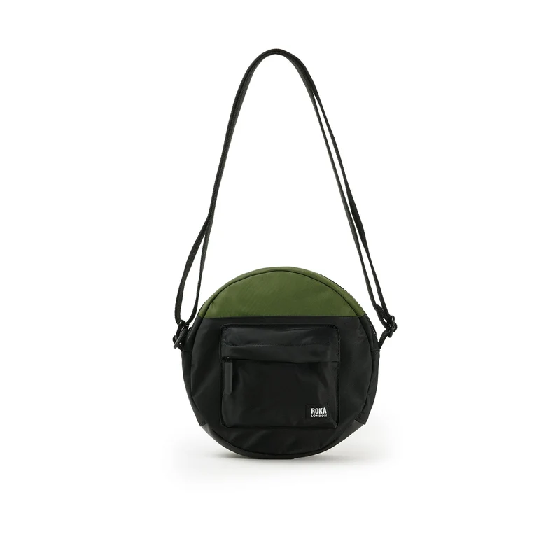 ROKA Kreativer Abfall Paddington B Schwarz / Avocado Kleine Tasche aus recyceltem Nylon