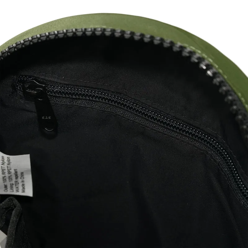 ROKA Kreativer Abfall Paddington B Schwarz / Avocado Kleine Tasche aus recyceltem Nylon