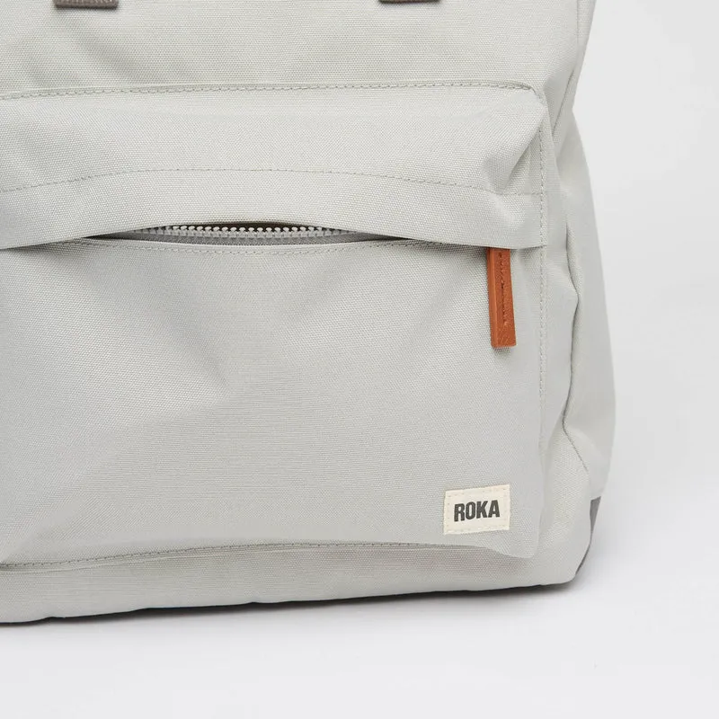 ROKA Bantry B Mist Kleine Tasche aus recyceltem Canvas