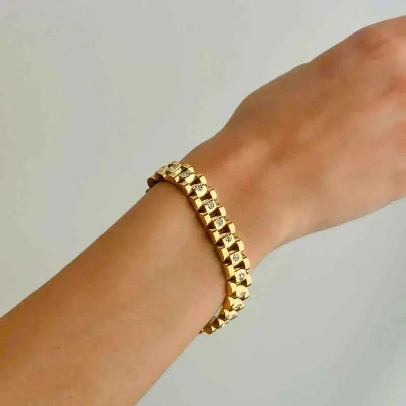 Goldenes Gliederarmband