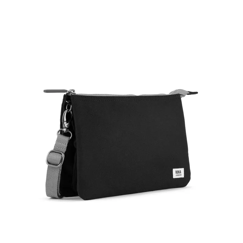 ROKA Carnaby Crossbody Ash XL Tasche aus recyceltem Canvas