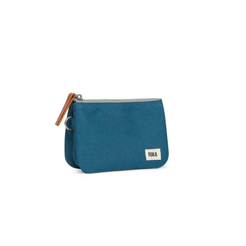 ROKA Carnaby Kleine Handtasche aus recyceltem Canvas von Marine