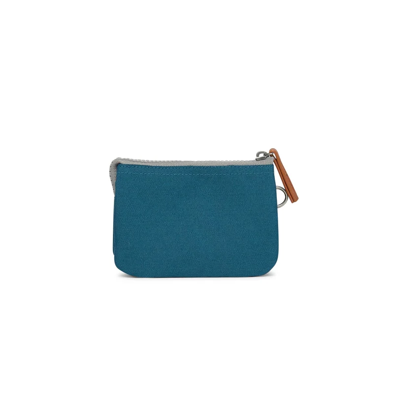 ROKA Carnaby Kleine Handtasche aus recyceltem Canvas von Marine