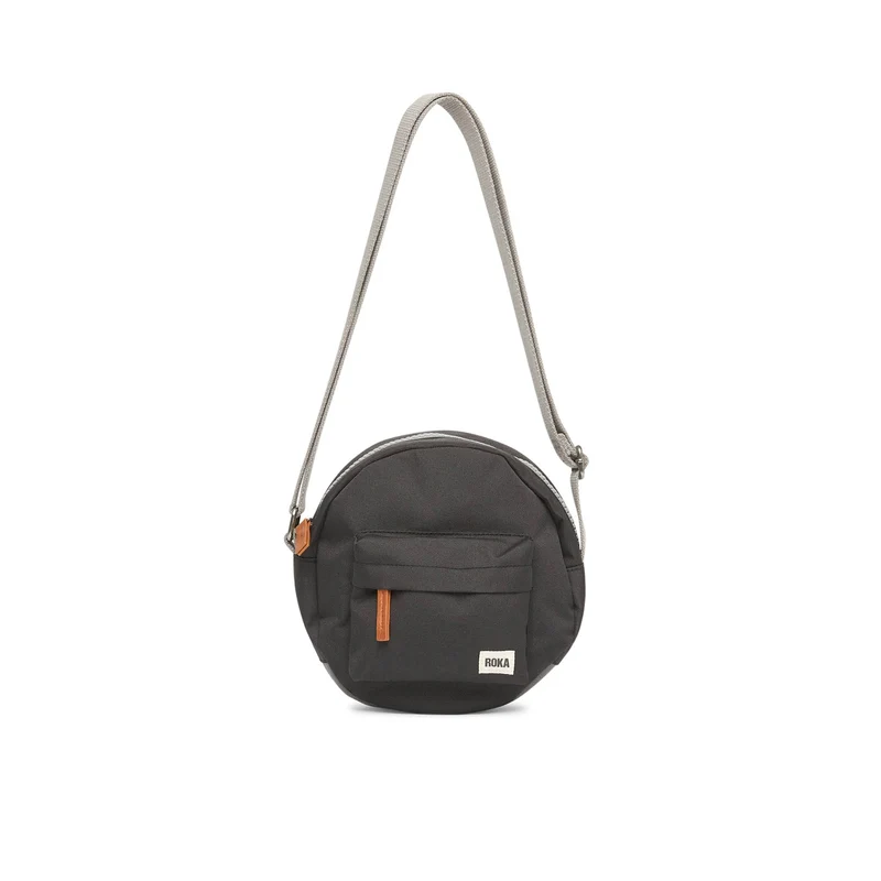 ROKA Paddington Kleine Tasche aus recyceltem Canvas von B Ash