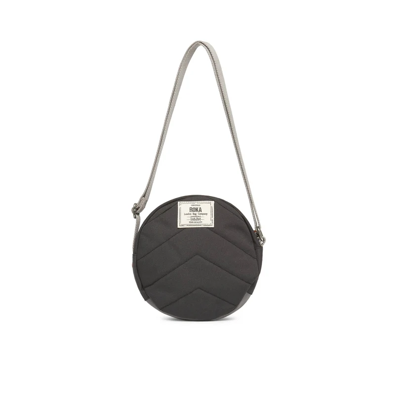 ROKA Paddington Kleine Tasche aus recyceltem Canvas von B Ash