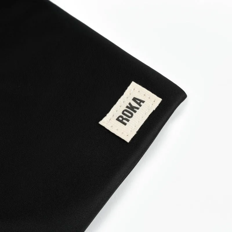 ROKA Chelsea Schwarze Tasche aus recyceltem Nylon
