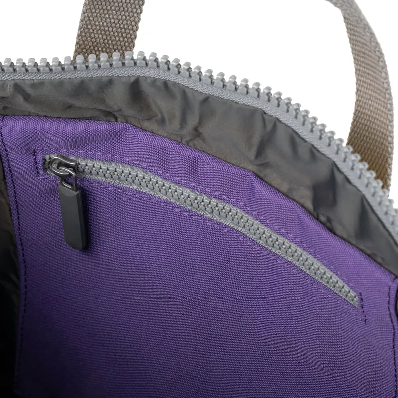 ROKA Kreativer Abfall Canfield B Imperial Lila/Bambus Mittelgroße Tasche aus recyceltem Canvas
