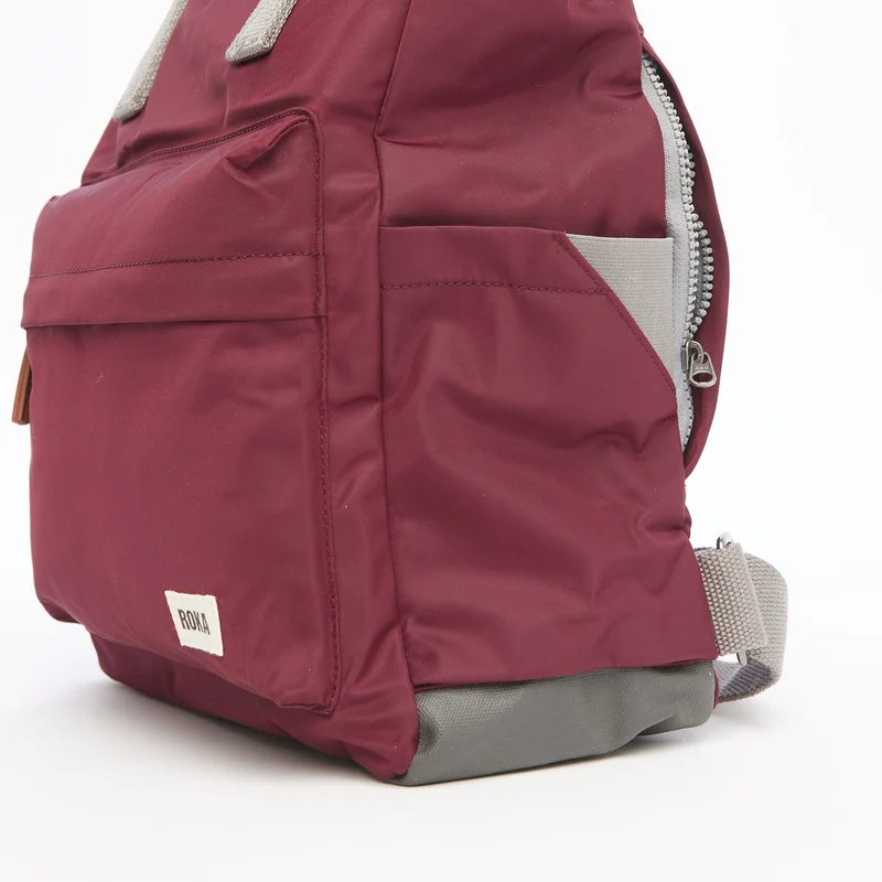 ROKA Canfield B Plum Kleine Tasche aus recyceltem Nylon