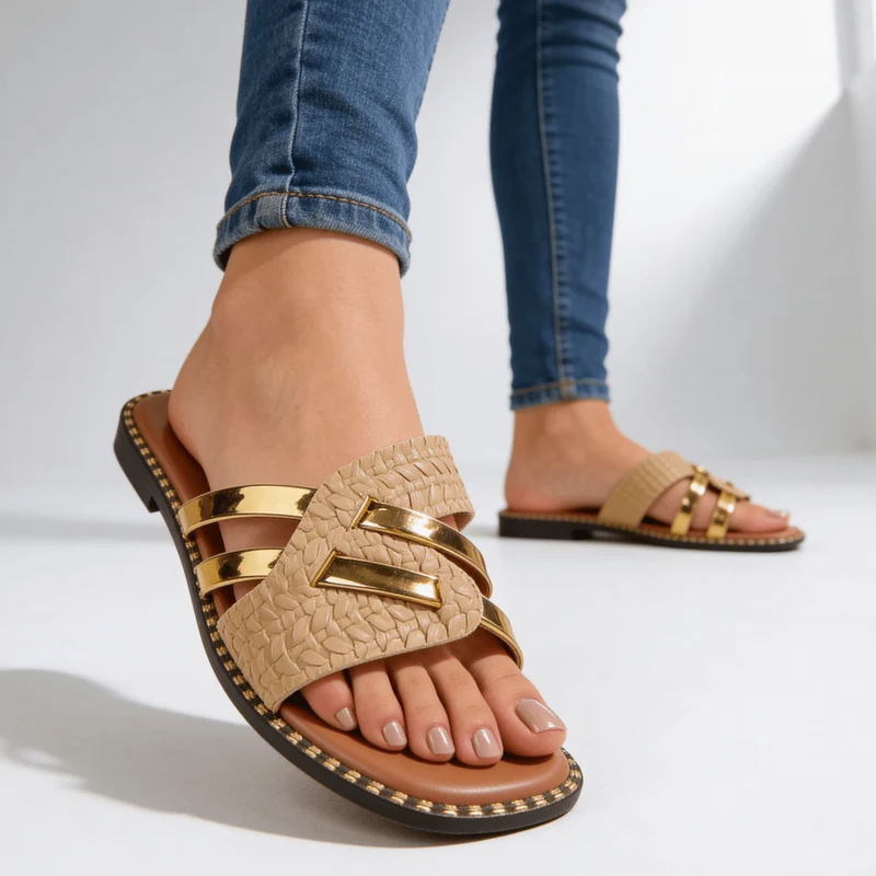 Pantoletten Damen flach mit Riemen und Nieten