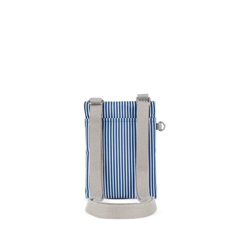 ROKA Chelsea Tasche aus recyceltem Canvas mit Hickory-Streifen