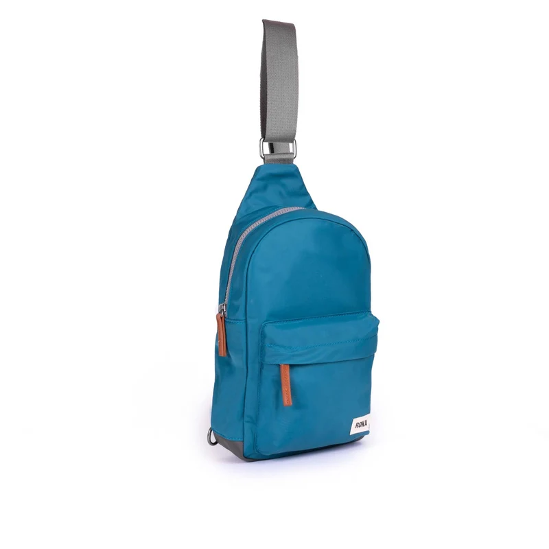 ROKA Willesden B Große Tasche aus recyceltem Nylon - Marine