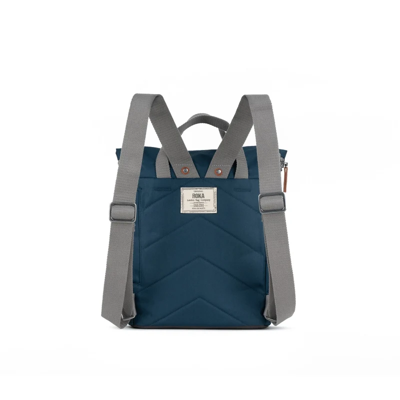 ROKA Finchley Eine kleine Tasche aus recyceltem Canvas von Pacific