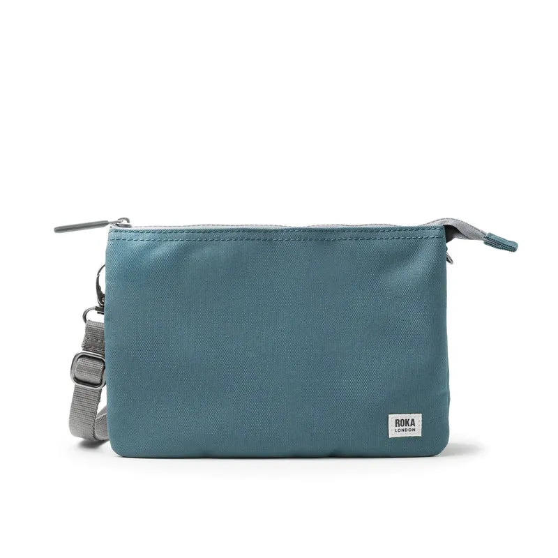 ROKA Carnaby Crossbody Airforce XL Tasche aus recyceltem Canvas