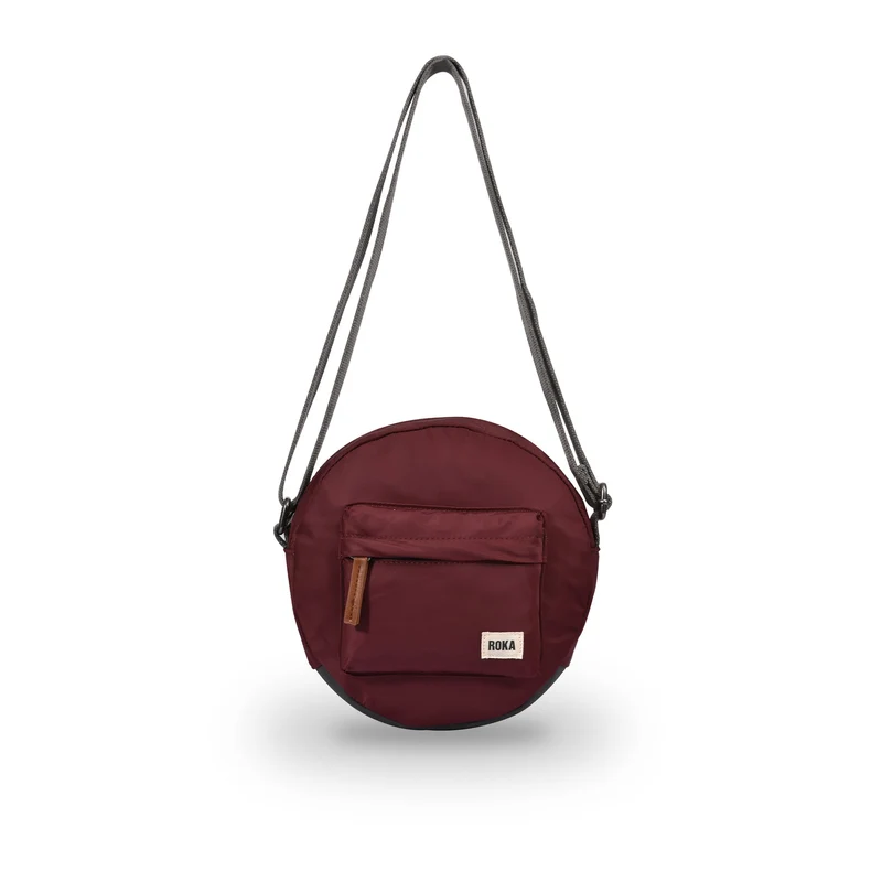 ROKA Paddington B Port Kleine Tasche aus recyceltem Nylon