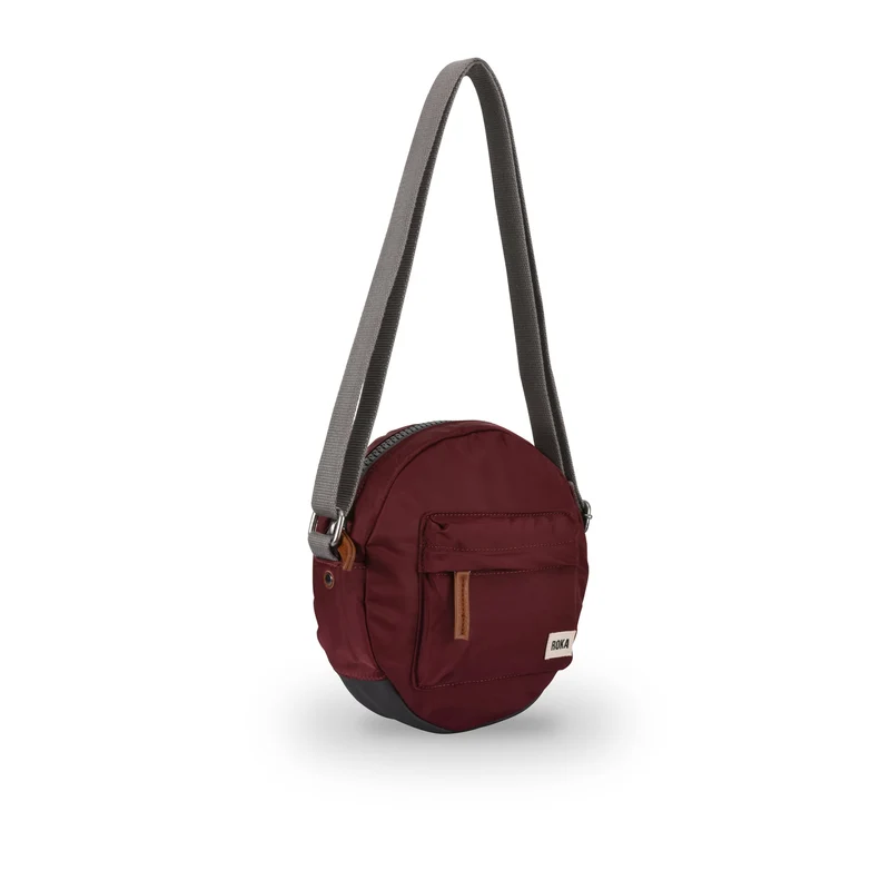 ROKA Paddington B Port Kleine Tasche aus recyceltem Nylon