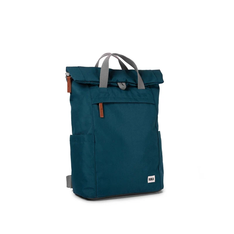 ROKA Finchley Eine mittelgroße, türkisfarbene Tasche aus recyceltem Canvas