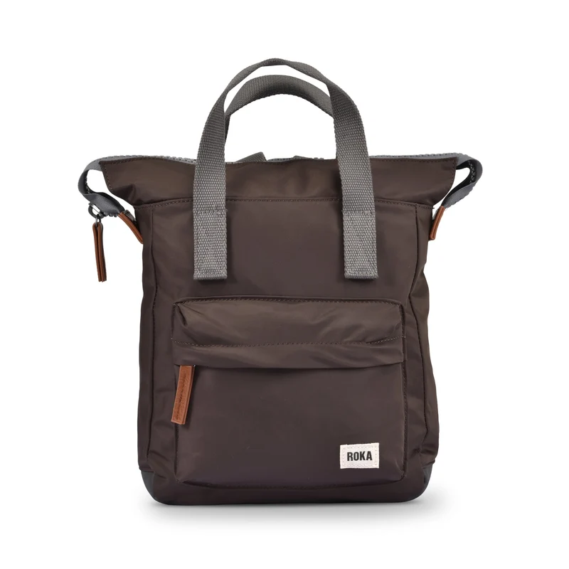 ROKA Bantry Kleine Tüte aus recyceltem Nylon mit dunkler Schokolade