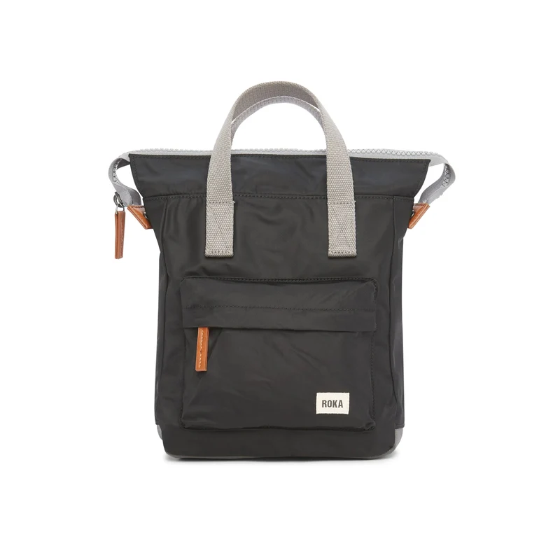 ROKA Bantry B Schwarze kleine Tasche aus recyceltem Nylon