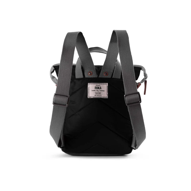 ROKA Bantry B Schwarze kleine Tasche aus recyceltem Nylon