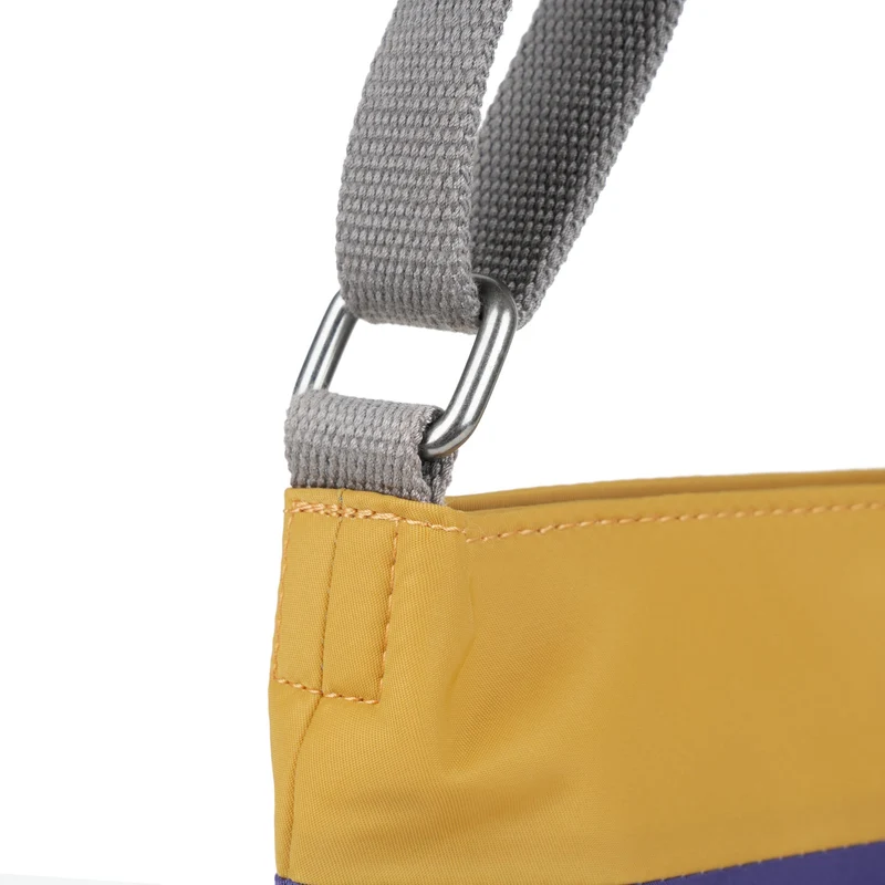 ROKA Kreativer Abfall Kennington B Mais/Maulbeere Mittelgroßer Beutel aus recyceltem Nylon
