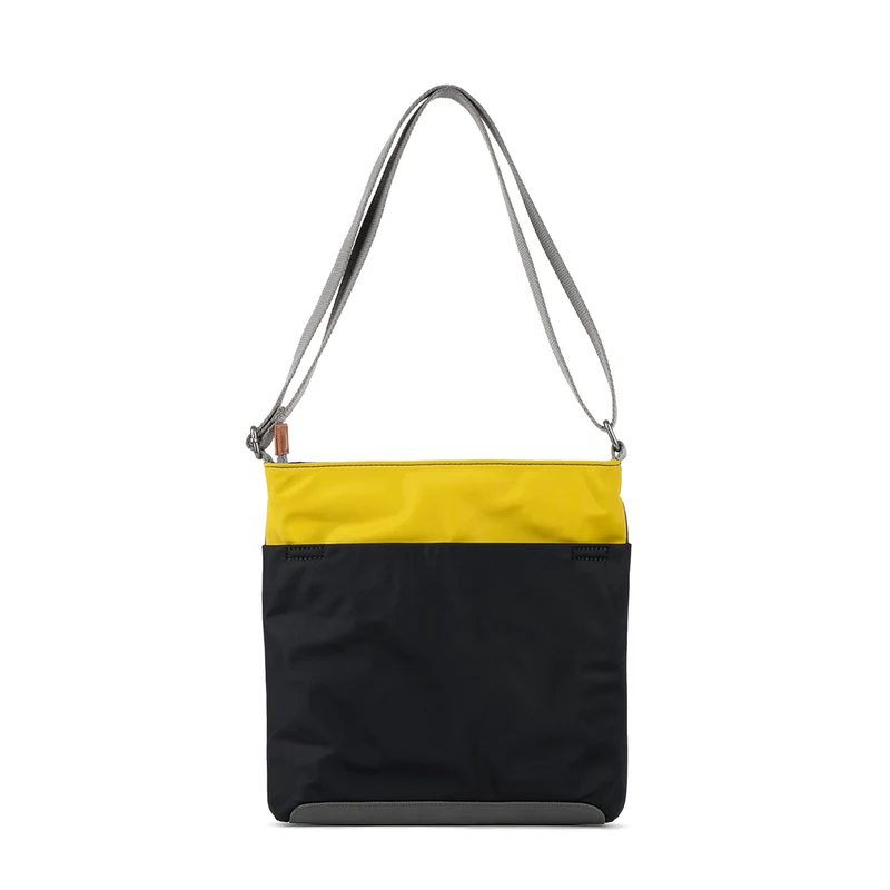ROKA Kreativer Abfall Kennington B Medium Tasche aus recyceltem Nylon, Edition 3