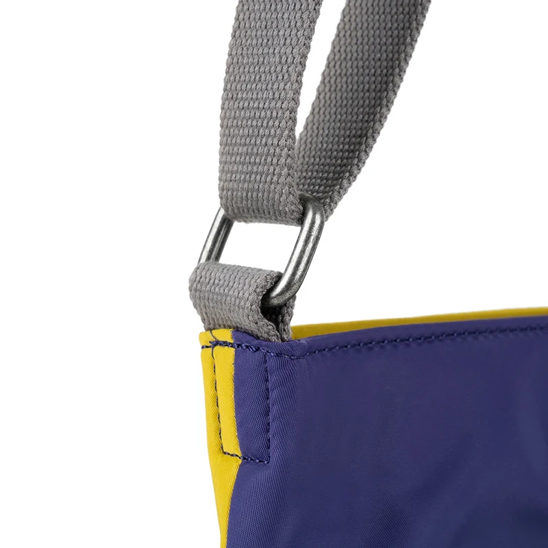 ROKA Kreativer Abfall Kennington B Medium Tasche aus recyceltem Nylon, Edition 3