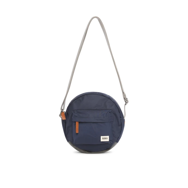 ROKA Paddington B Midnight Kleine Tasche aus recyceltem Nylon