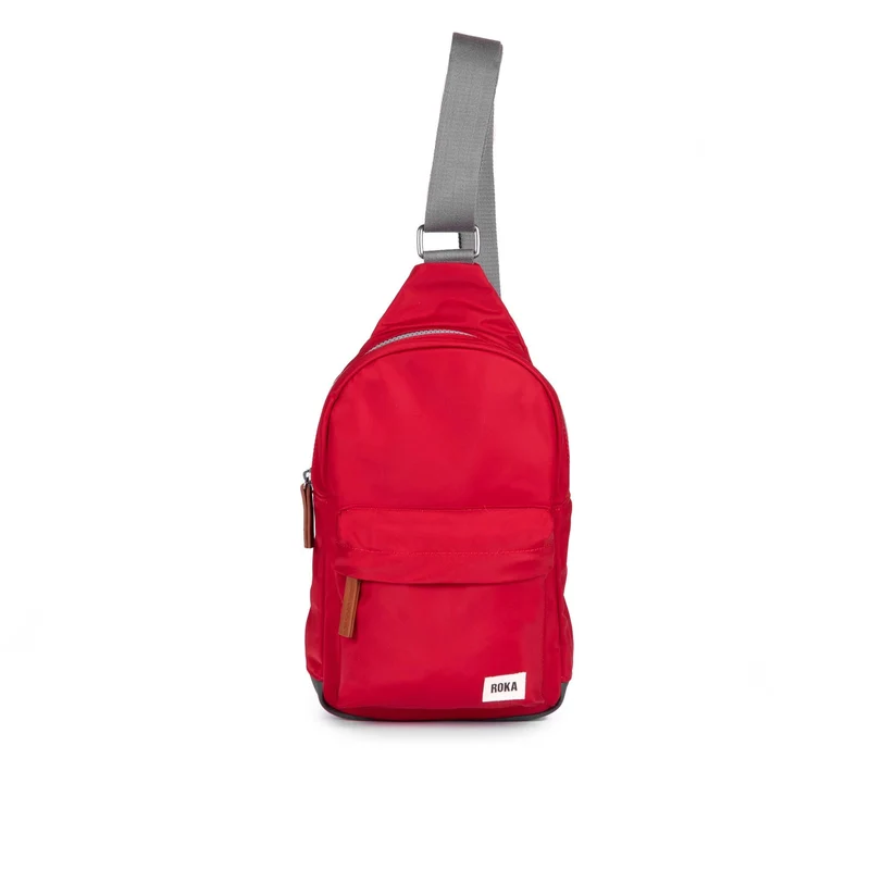 ROKA Willesden Große Tasche aus recyceltem Nylon – Cranberry