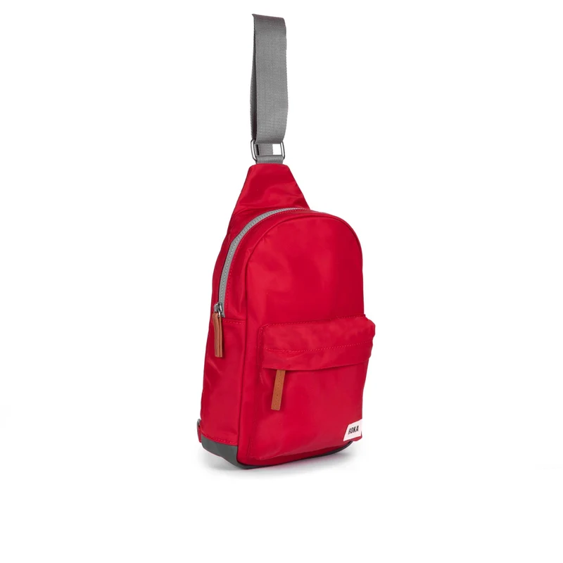 ROKA Willesden Große Tasche aus recyceltem Nylon – Cranberry