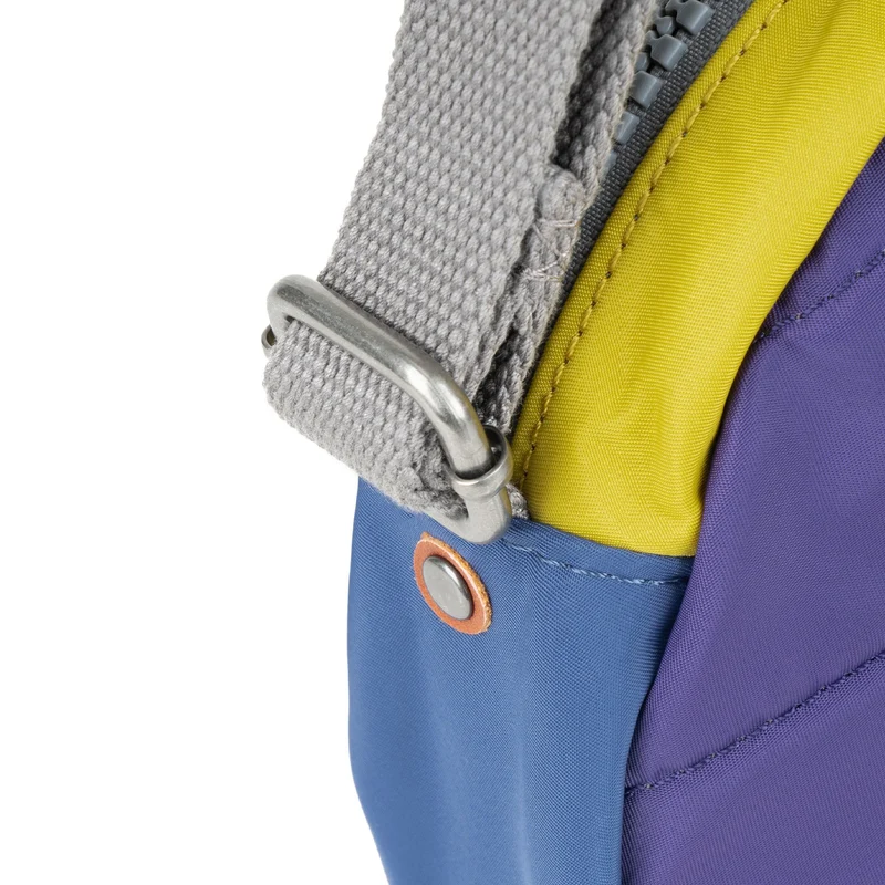 ROKA Kreativer Abfall Paddington B Tasche aus recyceltem Nylon, Edition 2