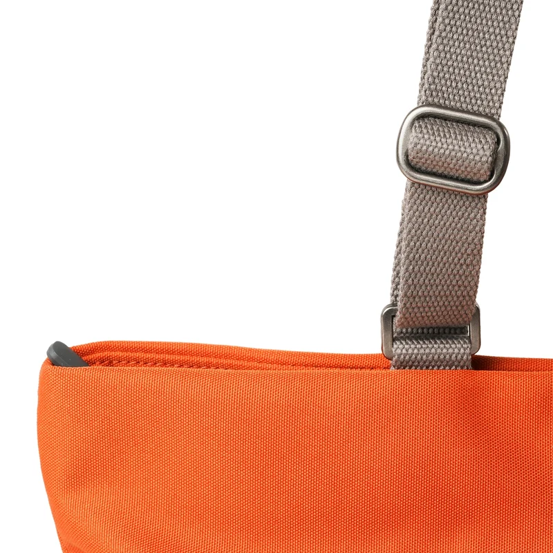 ROKA Trafalgar B Pumpkin Tasche aus recyceltem Canvas