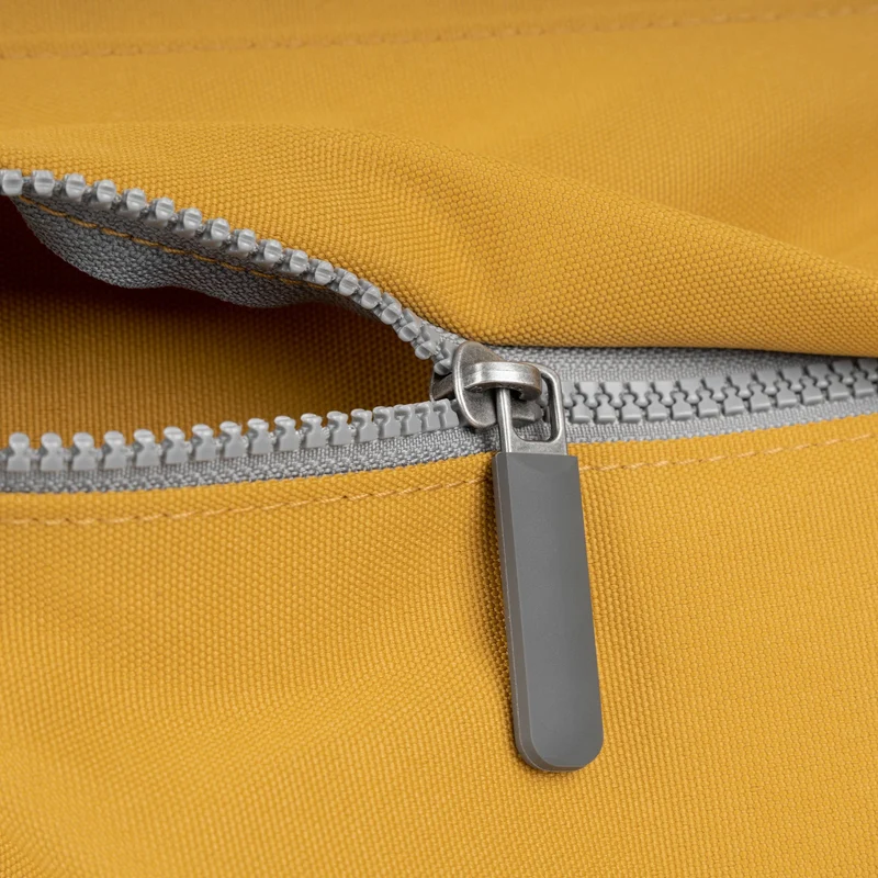 ROKA Trafalgar B Flax recycelte Canvas-Tasche