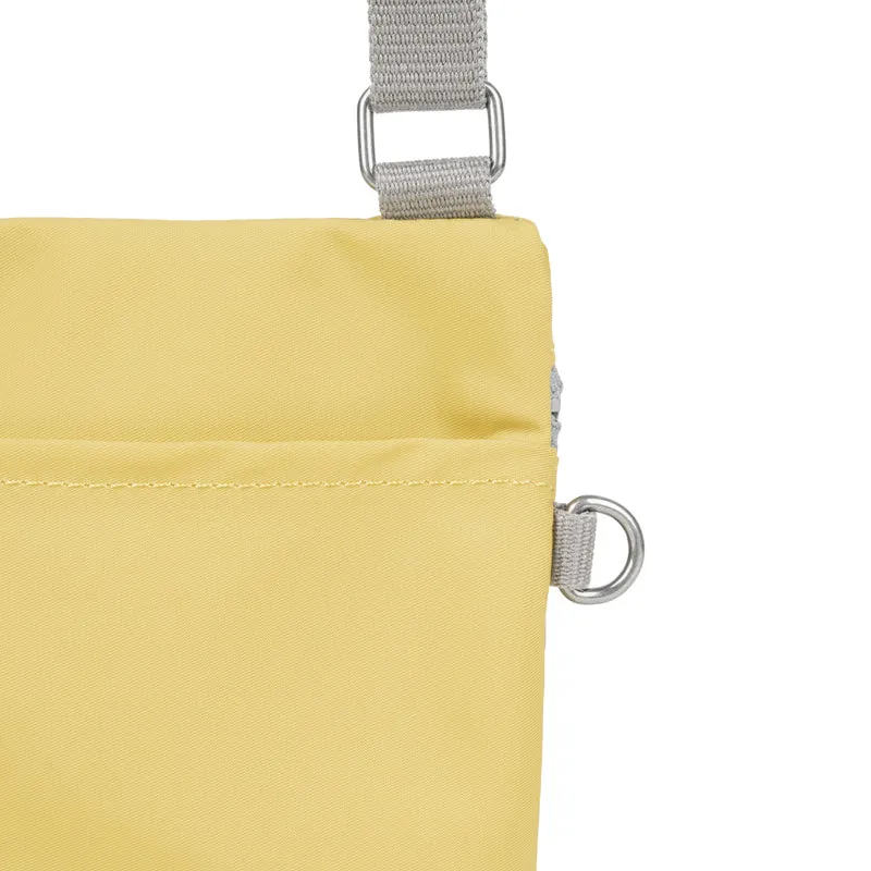 ROKA Chelsea Tasche aus recyceltem Bambus-Nylon